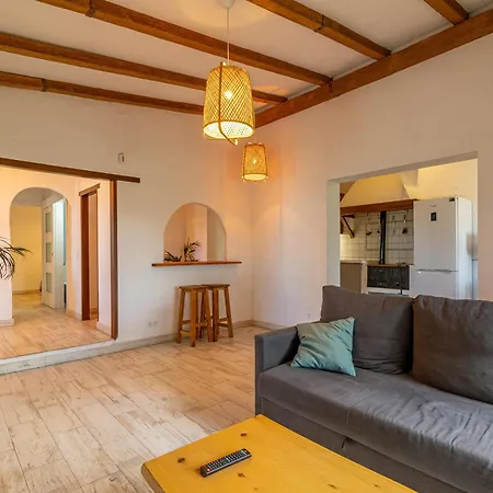Vila Lunatika House