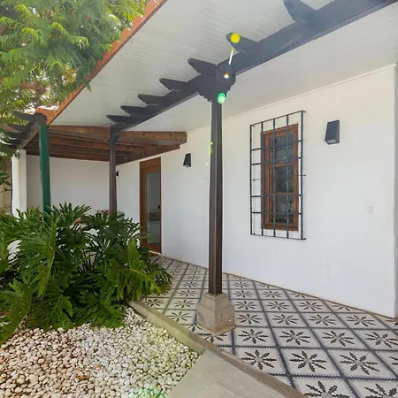 Vila Lunatika House