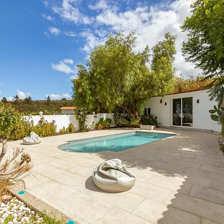 Vila Lunatika House